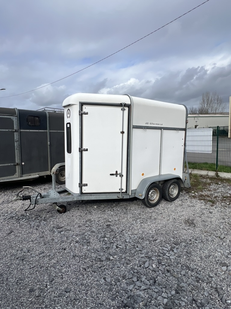 8FB1DCBF 8168 4FEA 9900 E0929F5E9A2E 1 105 c